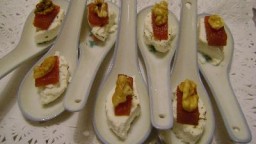 Recepta de cuina de Culleretes de formatge de cabra amb codonyat i nous